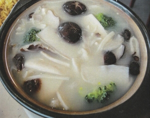Mushroom and Sliced Pork Soup